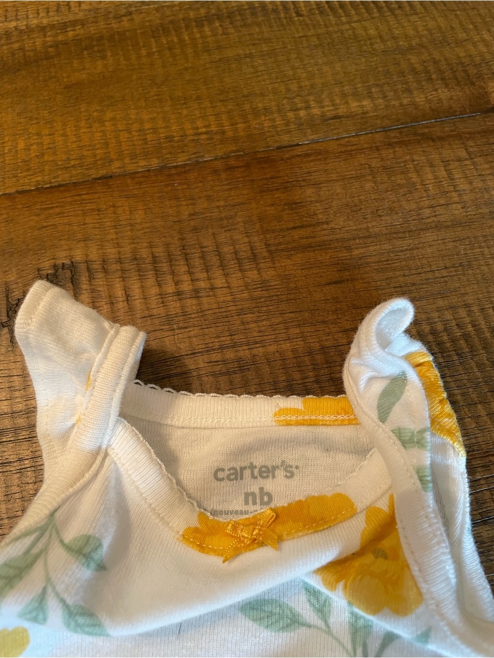 Carters sleeveless bodysuit - Picture 2 of 2
